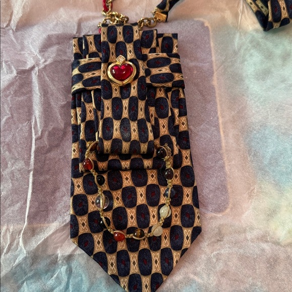 Silk Tie Upcycled Jabot Necklace Vintage Jewellery Embellishments - Picture 11 of 14